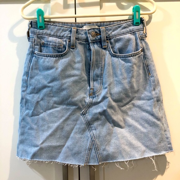 Light denim mini skirt - Picture 1 of 2